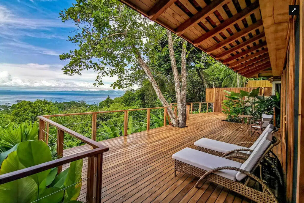 Lapa - Best Resorts in Costa Rica